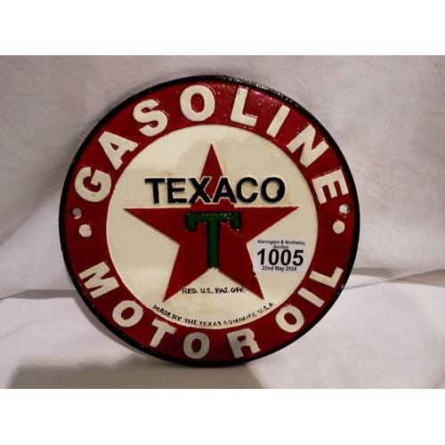 1005 - Cast iron circular Texaco wall plaque, D: 20 cm. UK P&P Group 1 (£16+VAT for the first lot and £2+VA... 