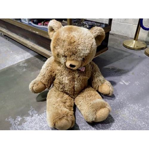 1035 - Large Hermann teddy bear, H: 90 cm. Not available for in-house P&P