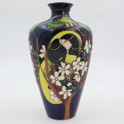 158 - Kerri Goodwin for Moorcroft, a large trial vase in the Tamlaine pattern, seconds quality, H: 32 cm. ... 