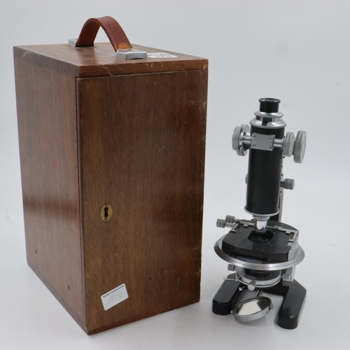 272 - Baker of London microscope, cased with two eyepieces. UK P&P Group 3 (£30+VAT for the first lot and ... 