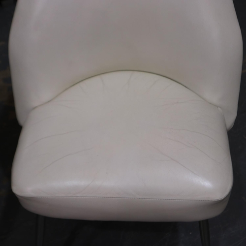 2097 - A pair of Italian Arflex chairs in white leather on chromed supports, structurally sound, piping is ... 