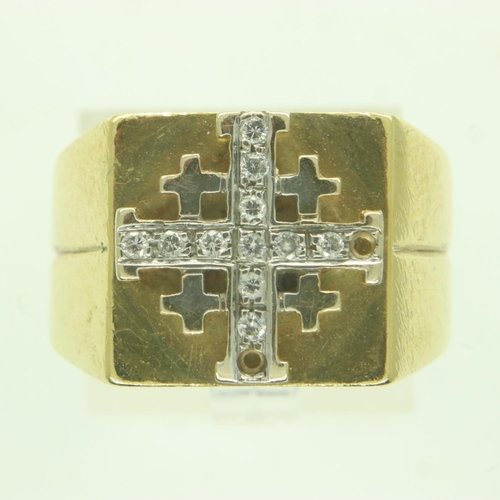 10 - OLIVA: an 18ct gold signet ring, displaying the heraldic cross of Jerusalem, diamond-set, size R/S, ... 