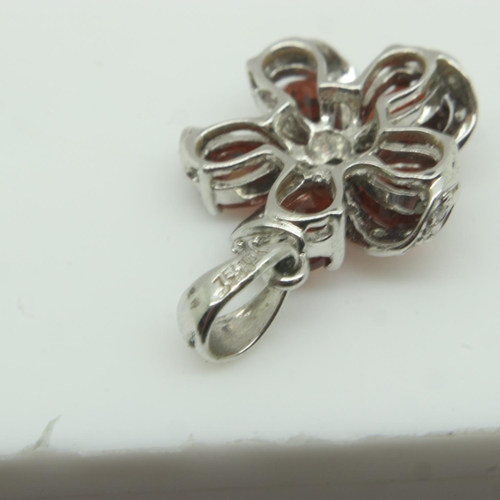 21 - 18ct white gold garnet and diamond set pendant, 3.1g. UK P&P Group 0 (£6+VAT for the first lot and £... 