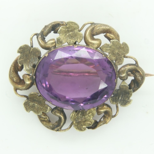 29 - Victorian unmarked 15ct gold amethyst set brooch. UK P&P Group 0 (£6+VAT for the first lot and £1+VA... 