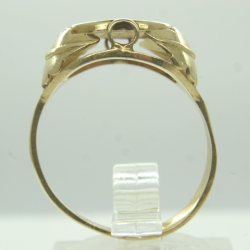 30 - A 14ct gold ring, set with a 22ct gold Mexican traditional wedding token dated 1865, shank mis-shape... 