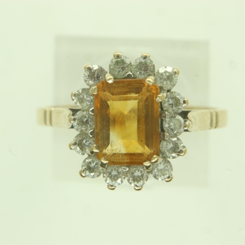 33 - 9ct gold cocktail ring set with citrine and cubic zirconia, size R, 3.1g. UK P&P Group 0 (£6+VAT for... 