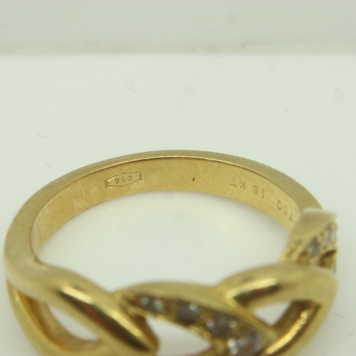 42 - A modern 18ct gold diamond set ring, size L, 4.8g. UK P&P Group 0 (£6+VAT for the first lot and £1+V... 