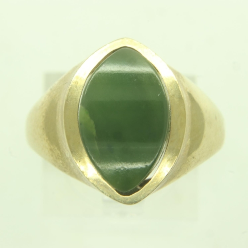 54 - A 9ct gold signet ring, set with a shaped panel of jade, size R, 5.5g. UK P&P Group 0 (£6+VAT for th... 