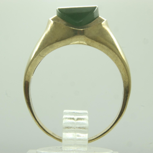 54 - A 9ct gold signet ring, set with a shaped panel of jade, size R, 5.5g. UK P&P Group 0 (£6+VAT for th... 