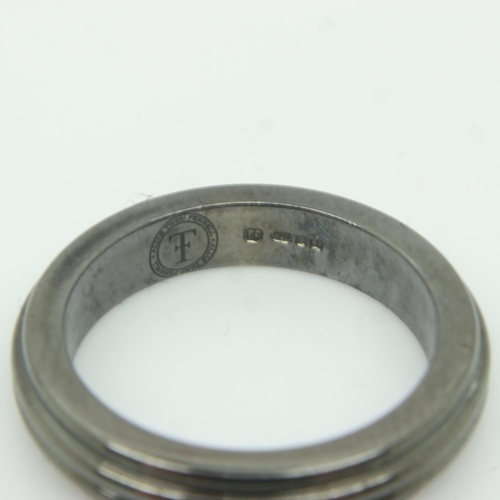 65 - Theo Fennell oxidized sterling silver band ring, size K, 4.9g. UK P&P Group 0 (£6+VAT for the first ... 