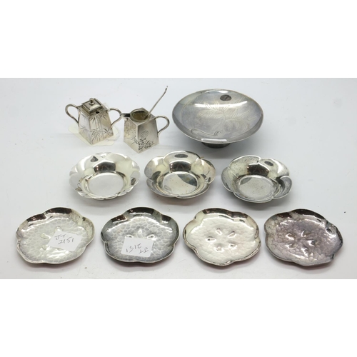 112 - A collection of Chinese silver and white metal items, including signed examples. UK P&P Group 2 (£20... 