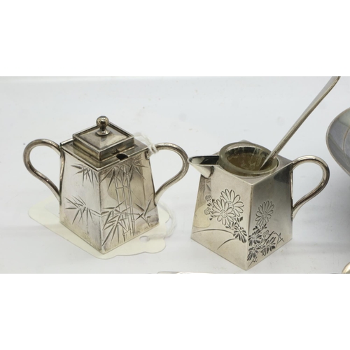 112 - A collection of Chinese silver and white metal items, including signed examples. UK P&P Group 2 (£20... 