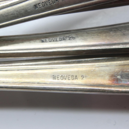 118 - A quantity of mixed white metal flatware, most bearing Continental marks. UK P&P Group 1 (£16+VAT fo... 