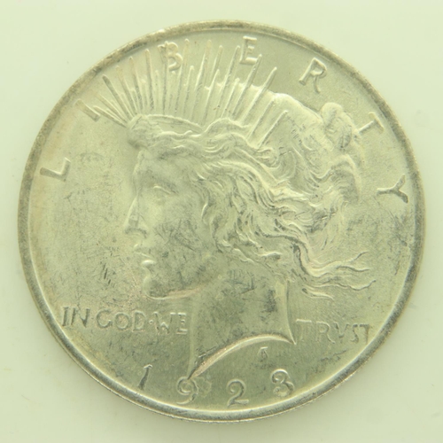 134 - 1923 American silver peace dollar. UK P&P Group 0 (£6+VAT for the first lot and £1+VAT for subsequen... 