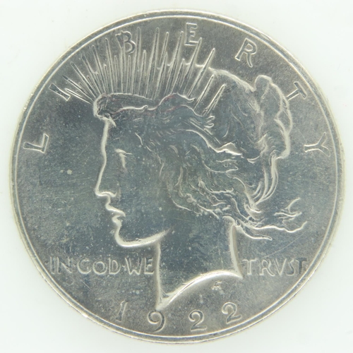 146 - 1922 American silver Peace dollar. UK P&P Group 0 (£6+VAT for the first lot and £1+VAT for subsequen... 