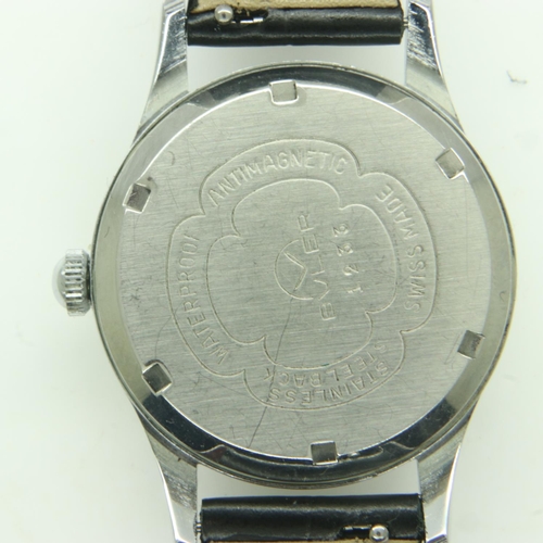 93 - BULER: 21 jewel gents wristwatch, with date aperture, on black leather strap. Working at lotting. UK... 