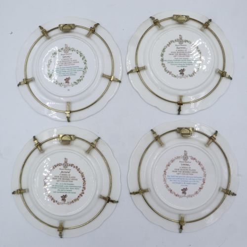 171 - Set of Royal Doulton Brambly Hedge four seasons plates, no chips or cracks, D: 21 cm. UK P&P Group 3... 