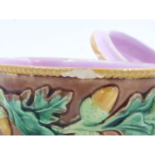 197 - Oval Victorian Majolica lidded dish, L: 16 cm. UK P&P Group 2 (£20+VAT for the first lot and £4+VAT ... 