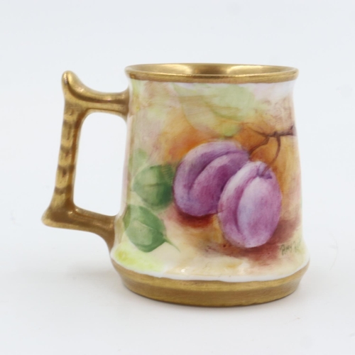 201 - Amy Ryder (Cheshire) miniature painted tankard, Worcester Fruit H: 41 mm, no chips cracks or visible... 