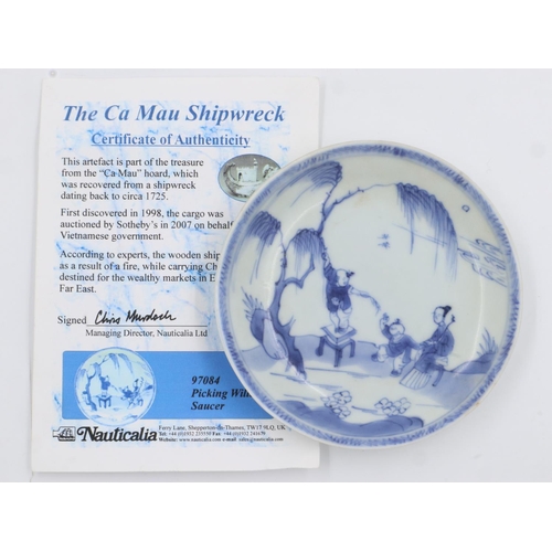 236 - Small Chinese saucer from the 1725 Ca Mau shipwreck, with certificate of authenticity, D: 12 cm. UK ... 