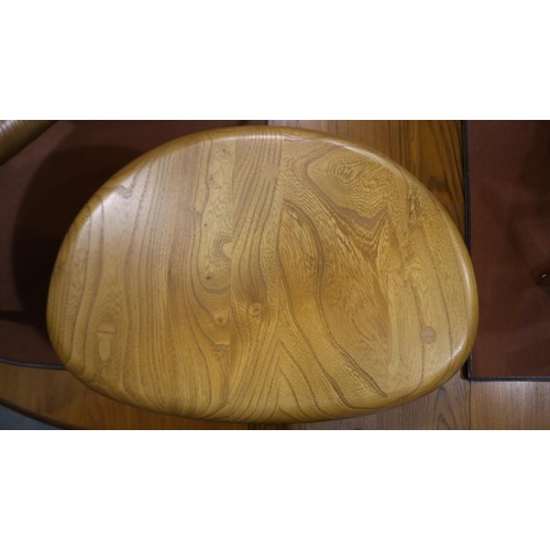 2119 - Ercol Blonde elm nest of three graduated Pebble tables, largest 65 x 45 x 40 cm H. Not available for... 