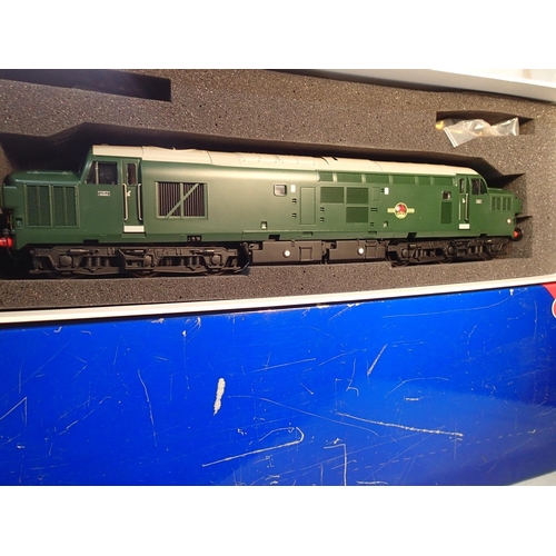 2039 - Heljan O gauge, class 37 diesel, green, late crest, un-numbered, excellent condition, box with wear.... 