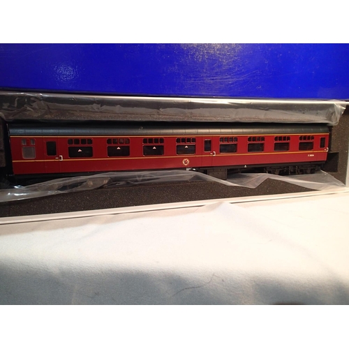 2072 - Heljan O gauge 4911, BR-SO maroon MK1 coach, numbered E3854, excellent condition, storage wear to bo... 