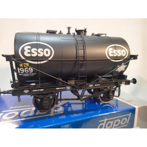2086 - Dapol O gauge Esso Tanker A, black, No. 1969, near mint, boxed. UK P&P Group 1 (£16+VAT for the firs... 