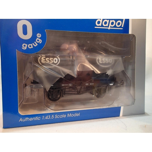 2087 - Dapol O gauge Esso tanker B, black, No. 1971, near mint, boxed. UK P&P Group 1 (£16+VAT for the firs... 
