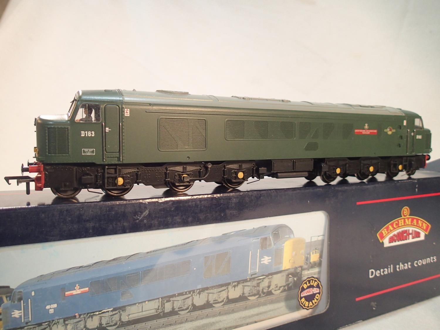 Bachmann 32-700, class 46 diesel, D163, Leicestershire & Derbyshire ...