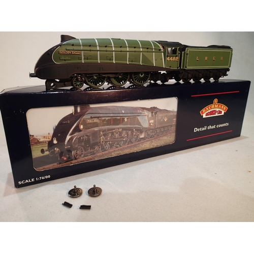 2297 - Bachmann 31-956, class A4, Golden Eagle, 4482, LNER Doncaster, green, excellent condition, requires ... 