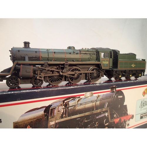 2299 - Bachmann 31-101, standard 4MT, 75023, green, late crest, very good condition, valve gear painted, no... 