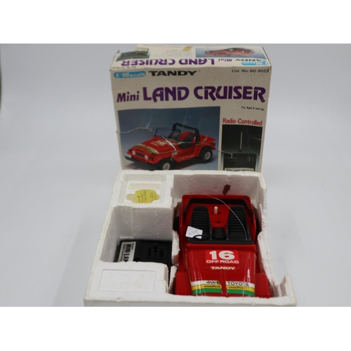 2527 - Boxed 1980s 1/16 scale Tandy radio controlled Mini Land Cruiser. UK P&P Group 2 (£20+VAT for the fir... 