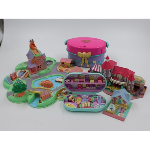 2534 - Polly Pocket by Bluebird, twenty playsets, unboxed, and appear to have Polly's present. UK P&P Group... 