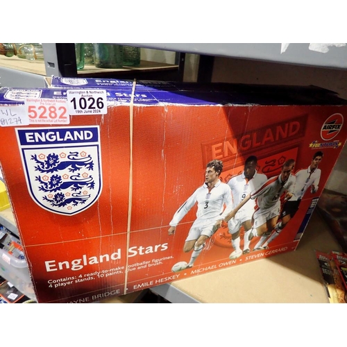 1026 - Two Airfix Allstars England Stars. UK P&P Group 2 (£20+VAT for the first lot and £4+VAT for subseque... 