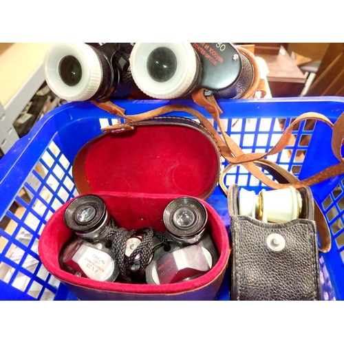 1071 - Two pairs of binoculars Tohyoh and Telesar and a pair of opera glasses. UK P&P Group 2 (£20+VAT for ... 