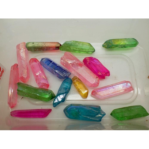 1078 - Collection of rainbow Quartz crystal healing wands. UK P&P Group 0 (£6+VAT for the first lot and £1+... 