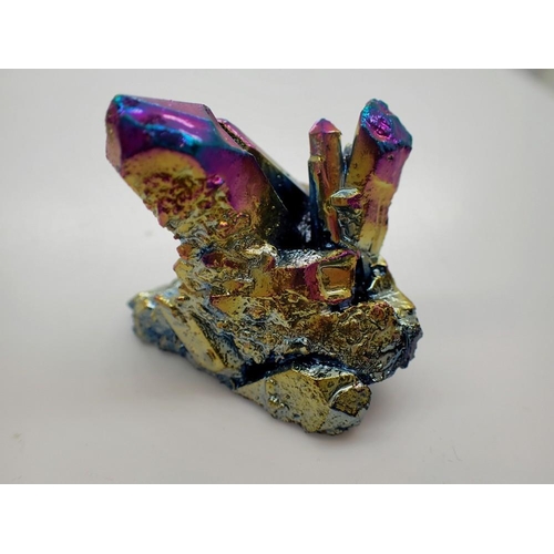 1084 - Rainbow Quartz matrix crystal formation H: 50mm. UK P&P Group 0 (£6+VAT for the first lot and £1+VAT... 