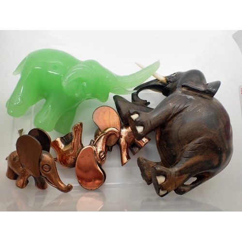 1112 - Mixed elephants including a Jade example. UK P&P Group 1 (£16+VAT for the first lot and £2+VAT for s... 