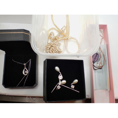 1114 - Stone set silver and costume jewellery, some boxed. UK P&P Group 1 (£16+VAT for the first lot and £2... 