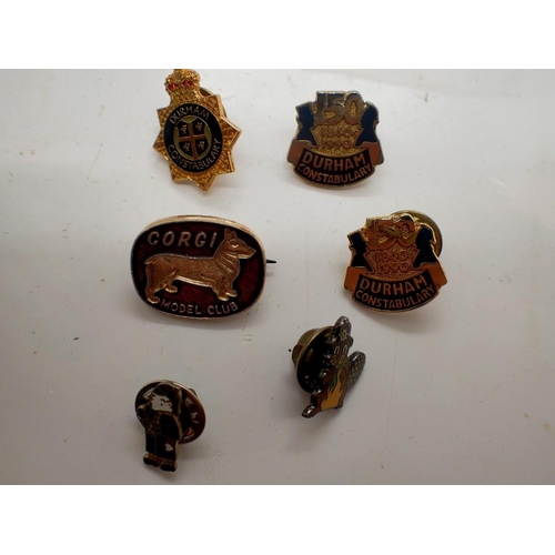 1115 - Three Durham Constabulary lapel pin badges and two others. UK P&P Group 1 (£16+VAT for the first lot... 