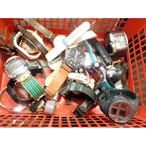 1132 - Twenty six mixed wristwatches to include Diesel and Timberland examples. UK P&P Group 1 (£16+VAT for... 