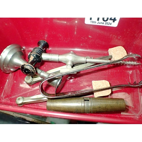 1164 - Mixed metal items including a corkscrew. UK P&P Group 1 (£16+VAT for the first lot and £2+VAT for su... 