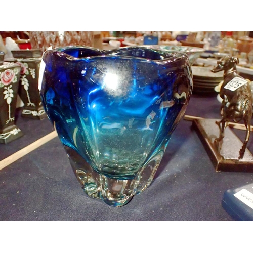 1323 - Bulbous Murano glass vase, H: 18 cm. Not available for in-house P&P