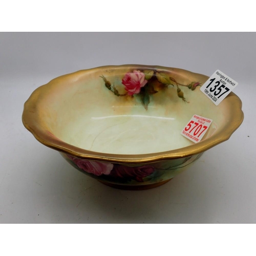 1357 - Royal Worcester cabbage roses bowl. UK P&P Group 2 (£20+VAT for the first lot and £4+VAT for subsequ... 