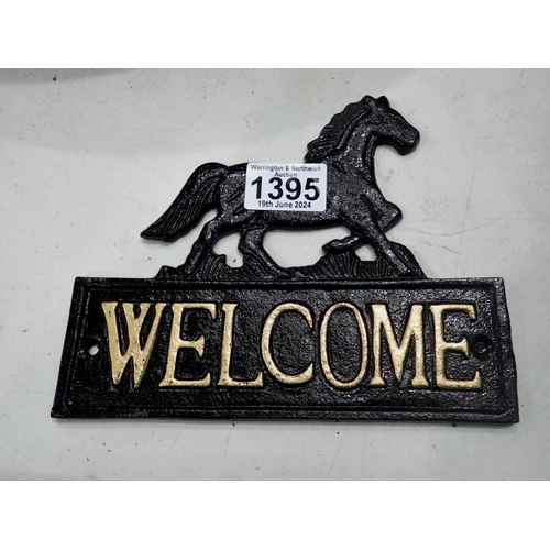 1395 - Cast iron Welcome sign L: 25 cm. UK P&P Group 2 (£20+VAT for the first lot and £4+VAT for subsequent... 