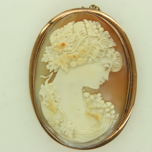 30 - 9ct gold mounted shell cameo brooch, 50 x 40 mm, total 18.9g. UK P&P Group 0 (£6+VAT for the first l... 