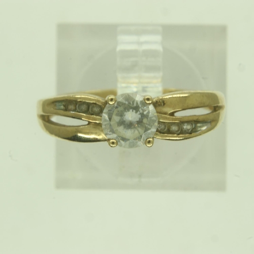 4 - 9ct gold ring set with cubic zirconia, size L, 1.7g. UK P&P Group 0 (£6+VAT for the first lot and £1... 