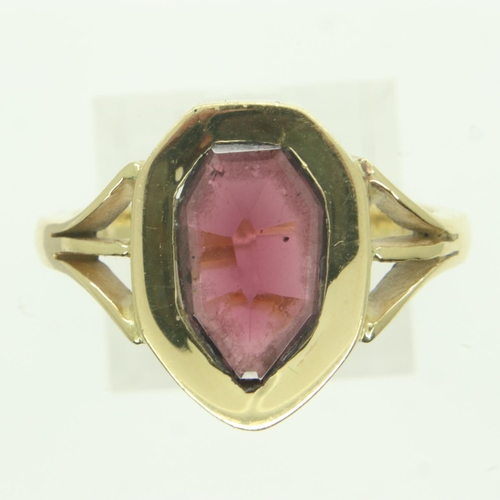 50 - Heavy gauge 18ct gold amethyst set solitaire ring, size V, 6.0g. UK P&P Group 0 (£6+VAT for the firs... 