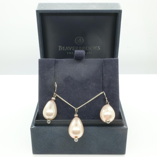 58 - Boxed 925 silver and pearl necklace suite. UK P&P Group 1 (£16+VAT for the first lot and £2+VAT for ... 